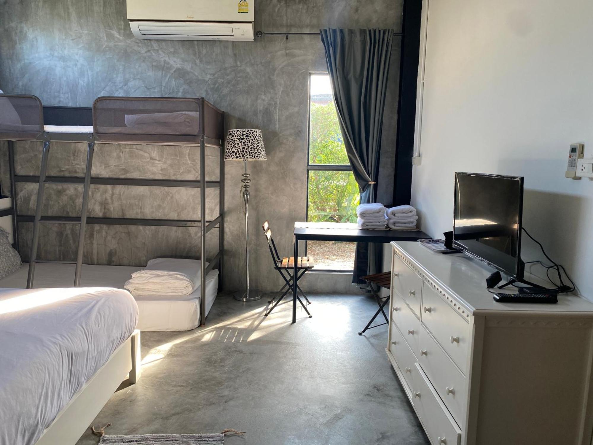 Nokhook House Hostel Trang Exterior foto